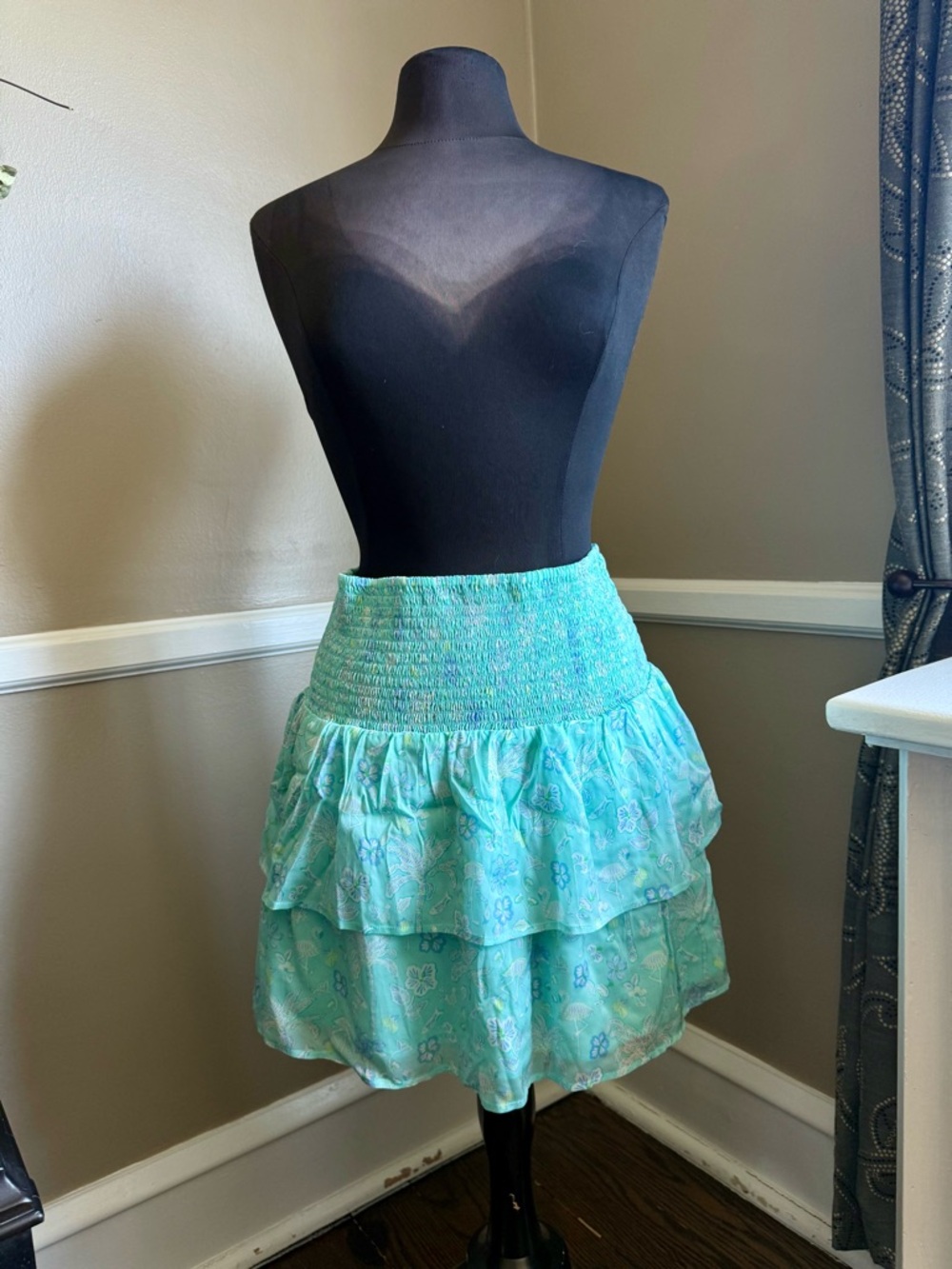 Vineyard vine skirt